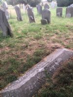 paris gravestone ©clow